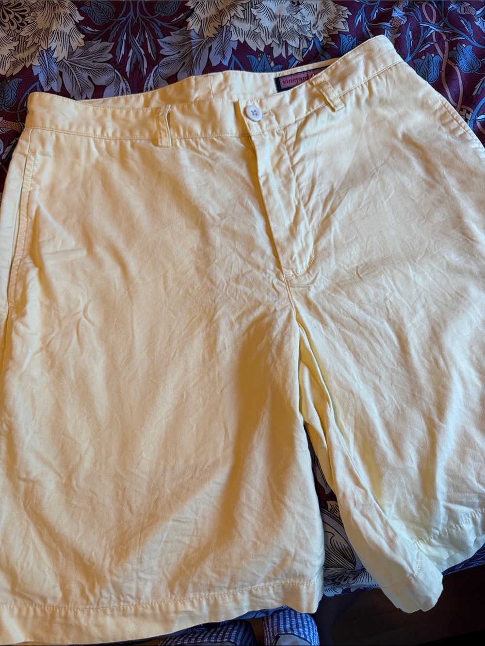 Vineyard Vines Pale Yellow Men’s Flat-Front Shorts